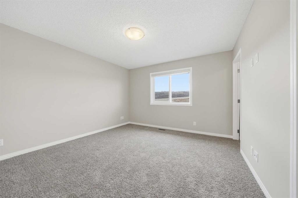 831 Wolf Willow Boulevard Se, Calgary, AB - Indoor Photo Showing Other Room