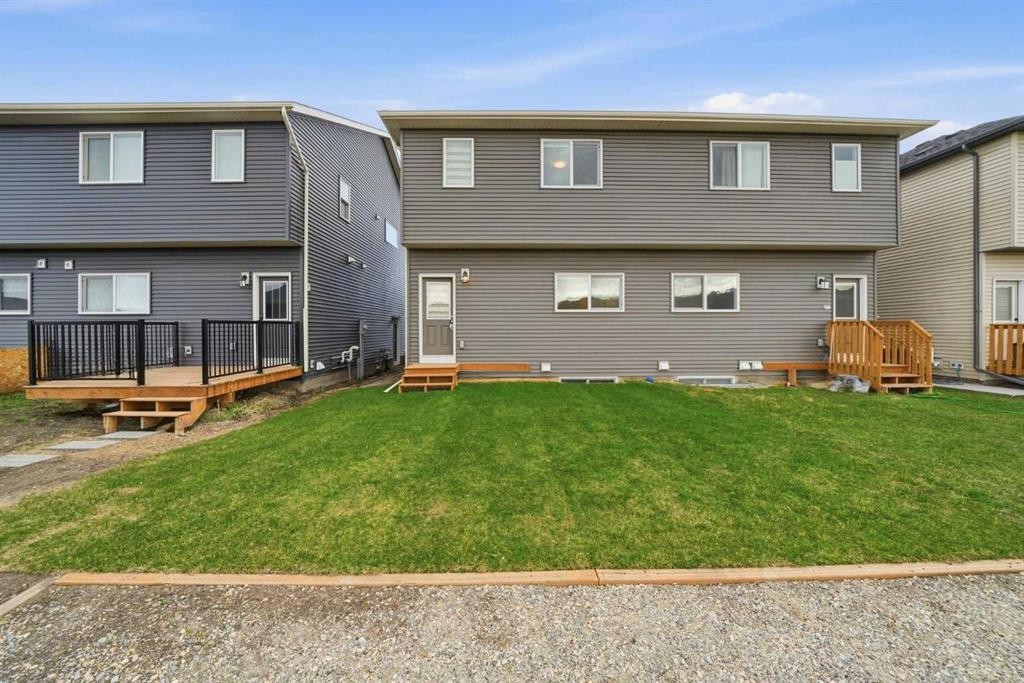 831 Wolf Willow Boulevard Se, Calgary, AB - Outdoor With Exterior