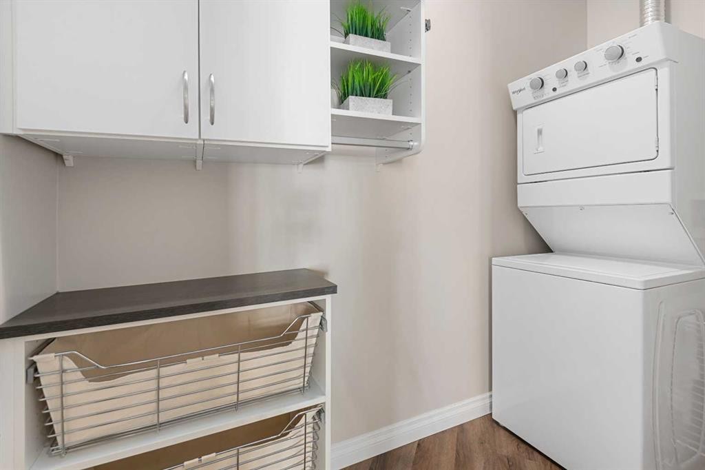 7204-14 Hemlock Crescent Sw, Calgary, AB - Indoor Photo Showing Laundry Room