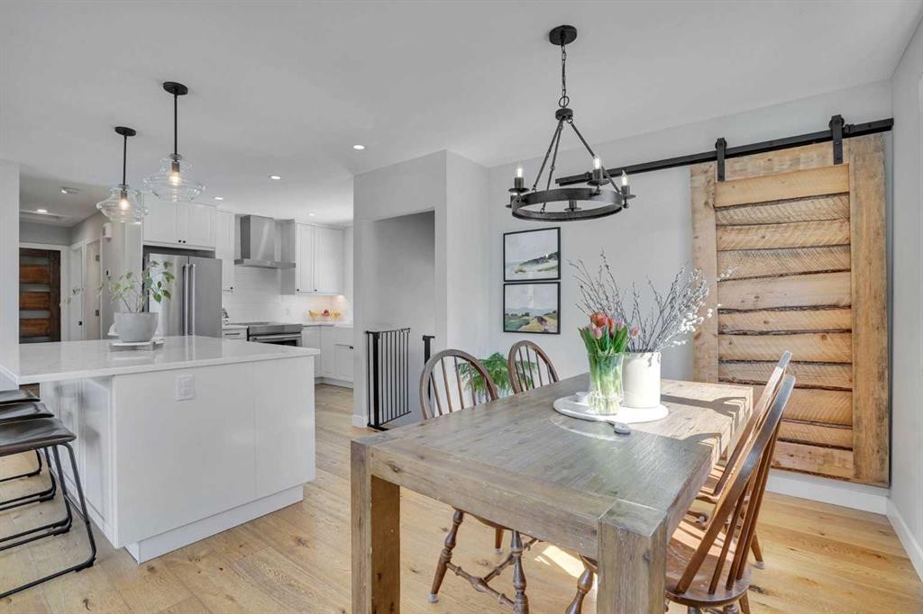 34 Malibou Road Sw, Calgary, AB - Indoor Photo Showing Dining Room
