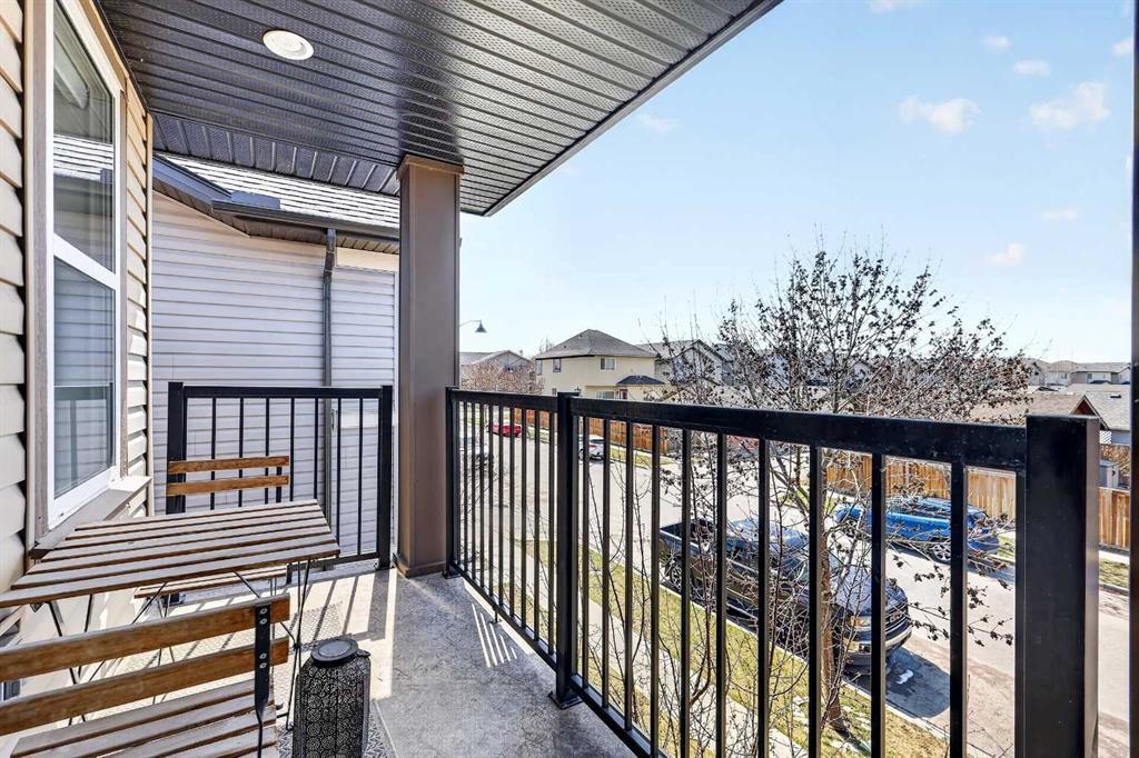 4703 Elgin Avenue Se, Calgary, AB - Outdoor With Balcony With Exterior