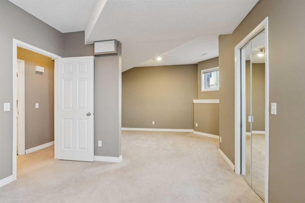 8373 Edgevalley Drive Nw, Calgary, AB - Indoor Photo Showing Other Room