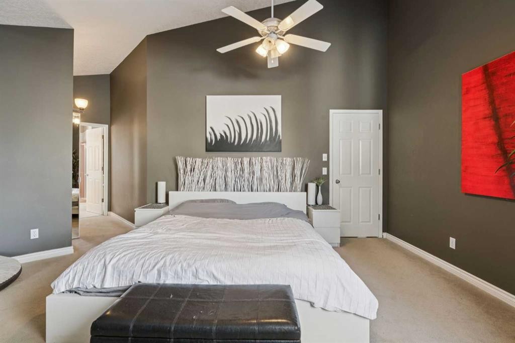 8373 Edgevalley Drive Nw, Calgary, AB - Indoor Photo Showing Bedroom