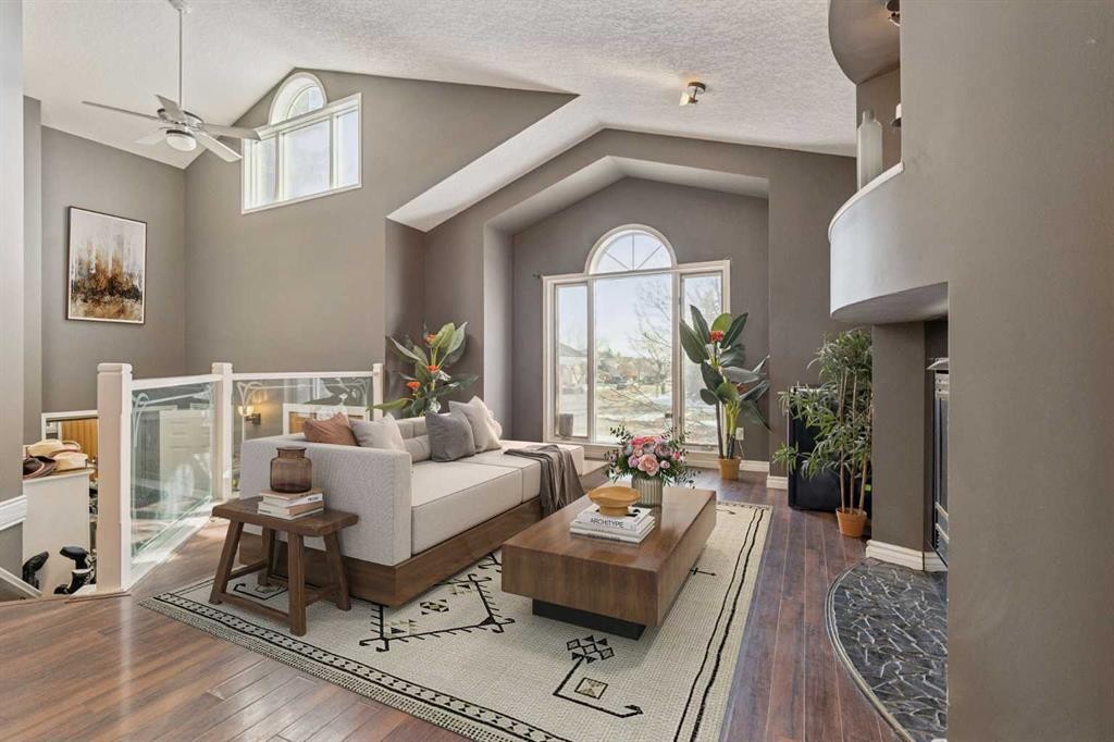 8373 Edgevalley Drive Nw, Calgary, AB - Indoor