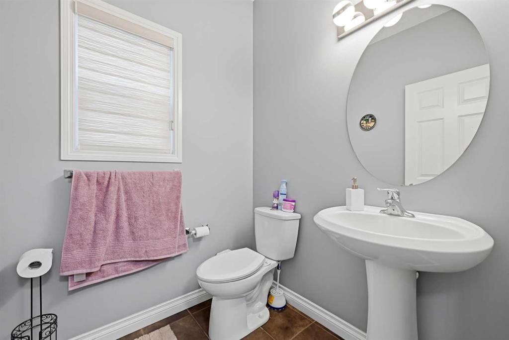 61 Saddleland Drive Ne, Calgary, AB - Indoor Photo Showing Bathroom