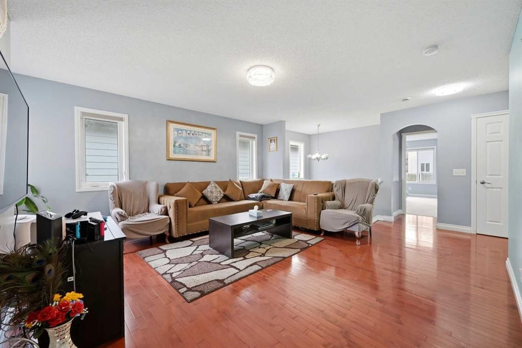 61 Saddleland Drive Ne, Calgary, AB - Indoor Photo Showing Living Room