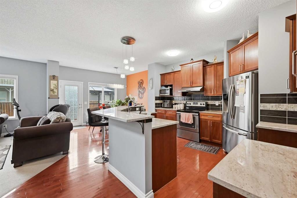61 Saddleland Drive Ne, Calgary, AB - Indoor Photo Showing Kitchen