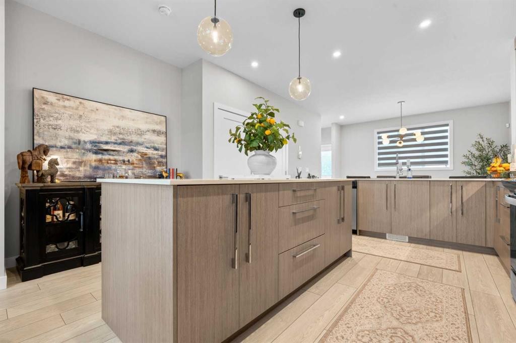 1053 West Lakeview, Chestermere, AB - Indoor