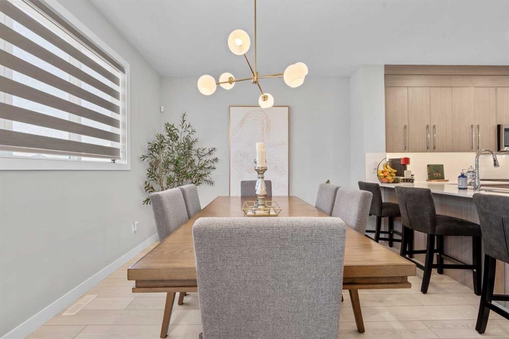 1053 West Lakeview, Chestermere, AB - Indoor Photo Showing Dining Room