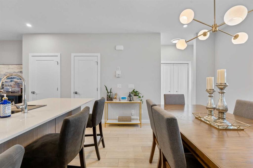 1053 West Lakeview, Chestermere, AB - Indoor Photo Showing Dining Room
