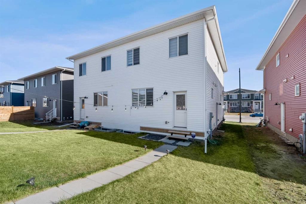 1053 West Lakeview, Chestermere, AB - Outdoor With Exterior