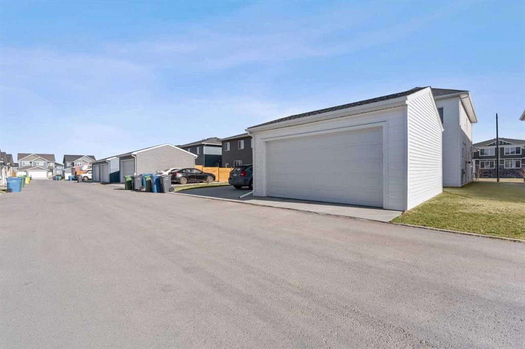 1053 West Lakeview, Chestermere, AB - Outdoor