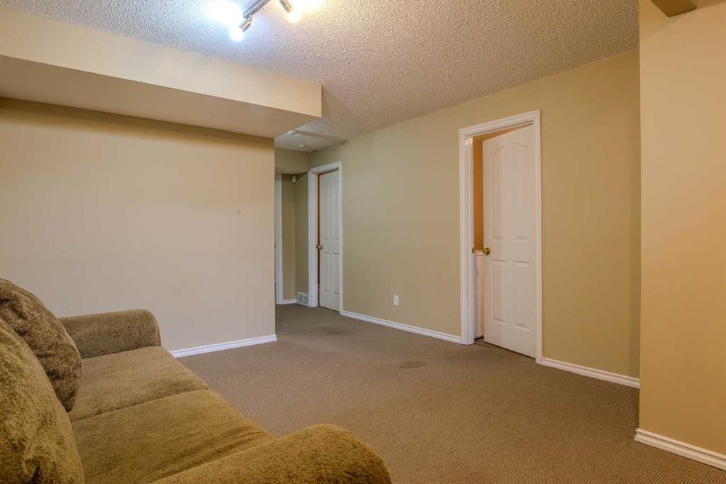 161 Saddlecrest Close Ne, Calgary, AB - Indoor