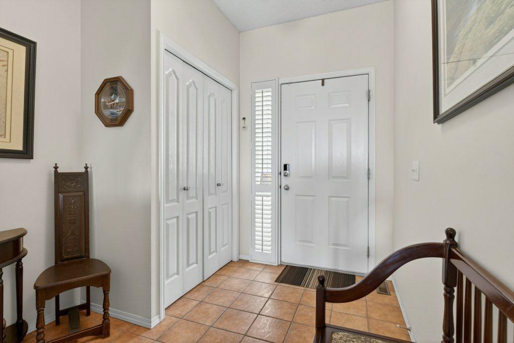 92 Hamptons Link Nw, Calgary, AB - Indoor Photo Showing Other Room