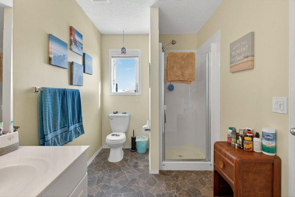 92 Hamptons Link Nw, Calgary, AB - Indoor Photo Showing Bathroom