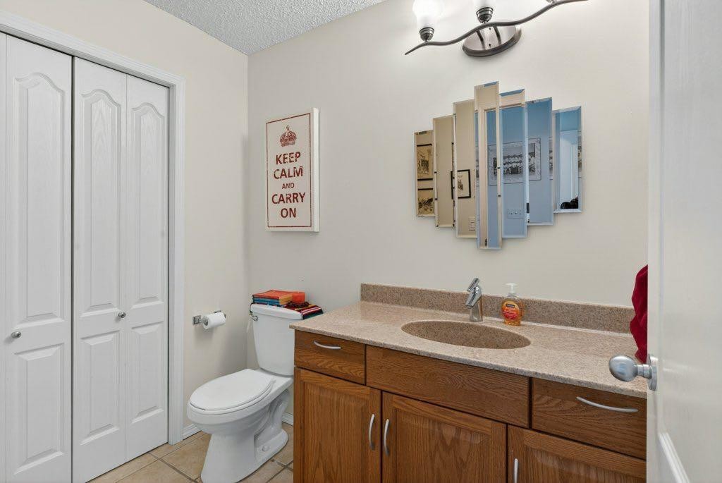 92 Hamptons Link Nw, Calgary, AB - Indoor Photo Showing Bathroom