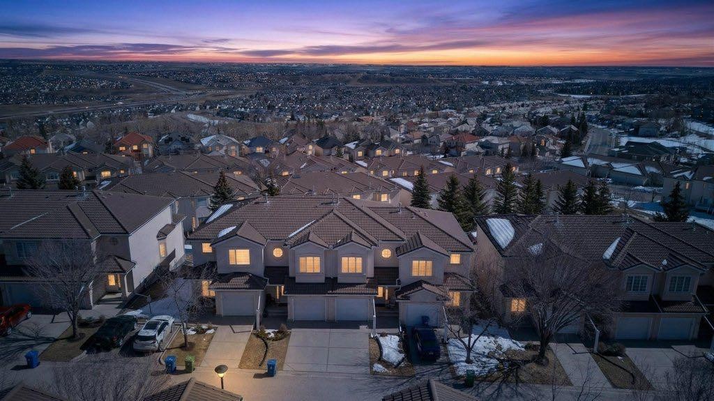 92 Hamptons Link Nw, Calgary, AB - Outdoor