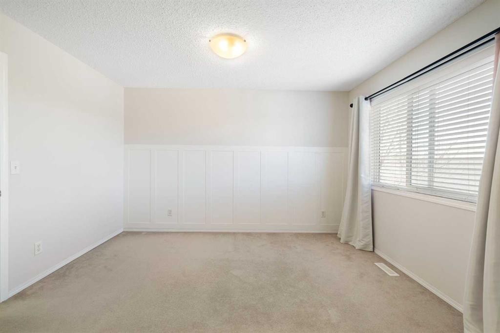 47 Covehaven Mews Ne, Calgary, AB - Indoor Photo Showing Other Room
