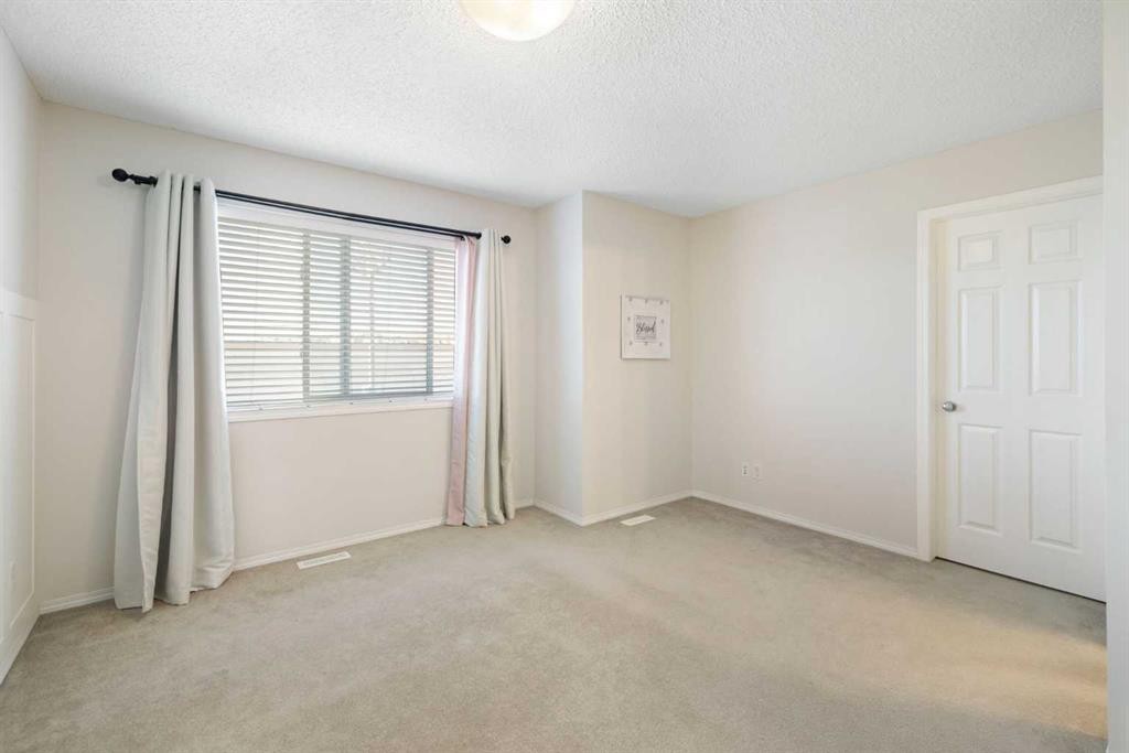 47 Covehaven Mews Ne, Calgary, AB - Indoor Photo Showing Other Room
