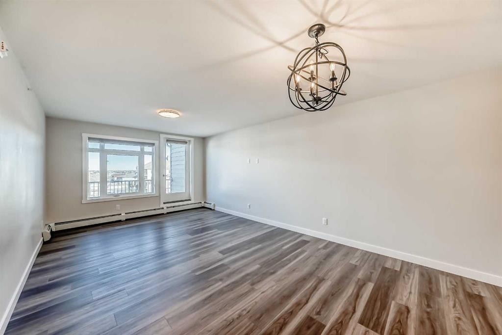 2425-6118 80 Avenue Ne, Calgary, AB - Indoor Photo Showing Other Room