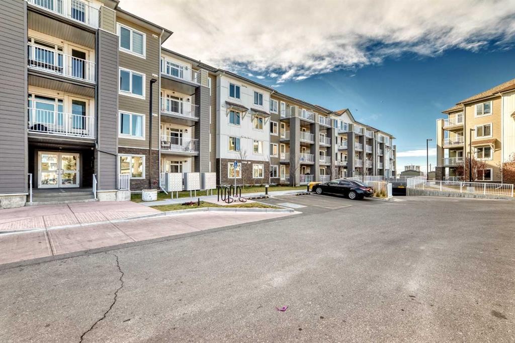 2425-6118 80 Avenue Ne, Calgary, AB - Outdoor With Balcony With Facade