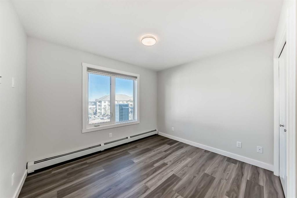 2425-6118 80 Avenue Ne, Calgary, AB - Indoor Photo Showing Other Room