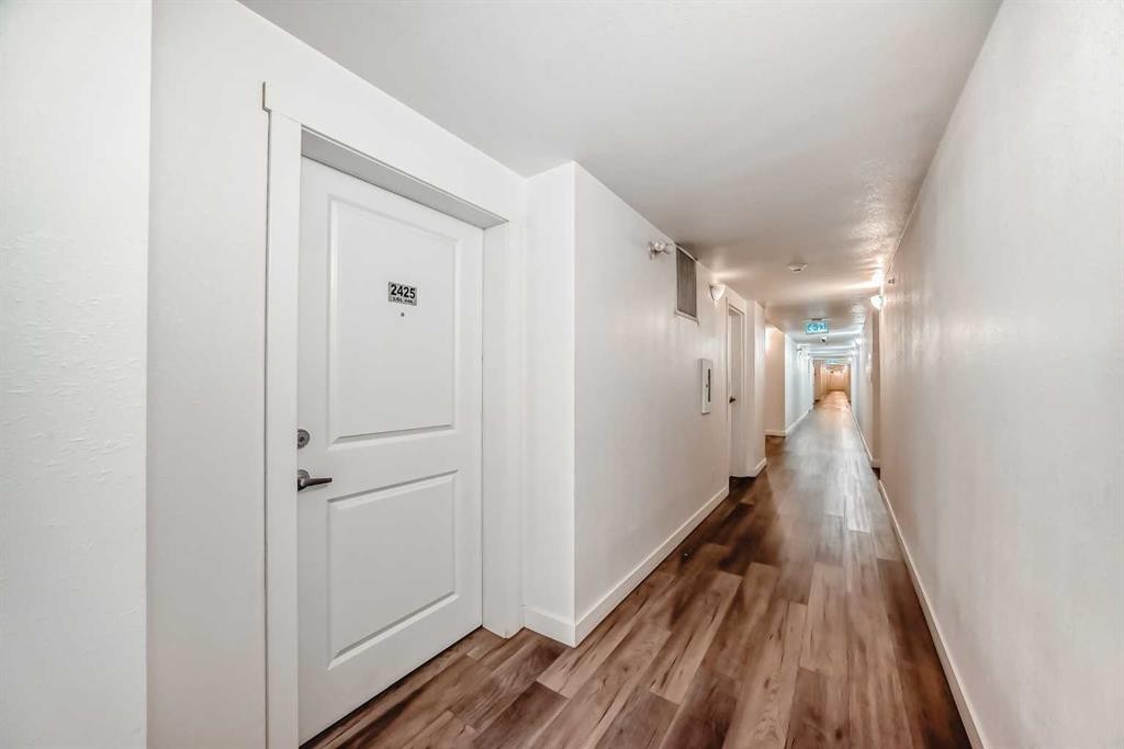 2425-6118 80 Avenue Ne, Calgary, AB - Indoor Photo Showing Other Room