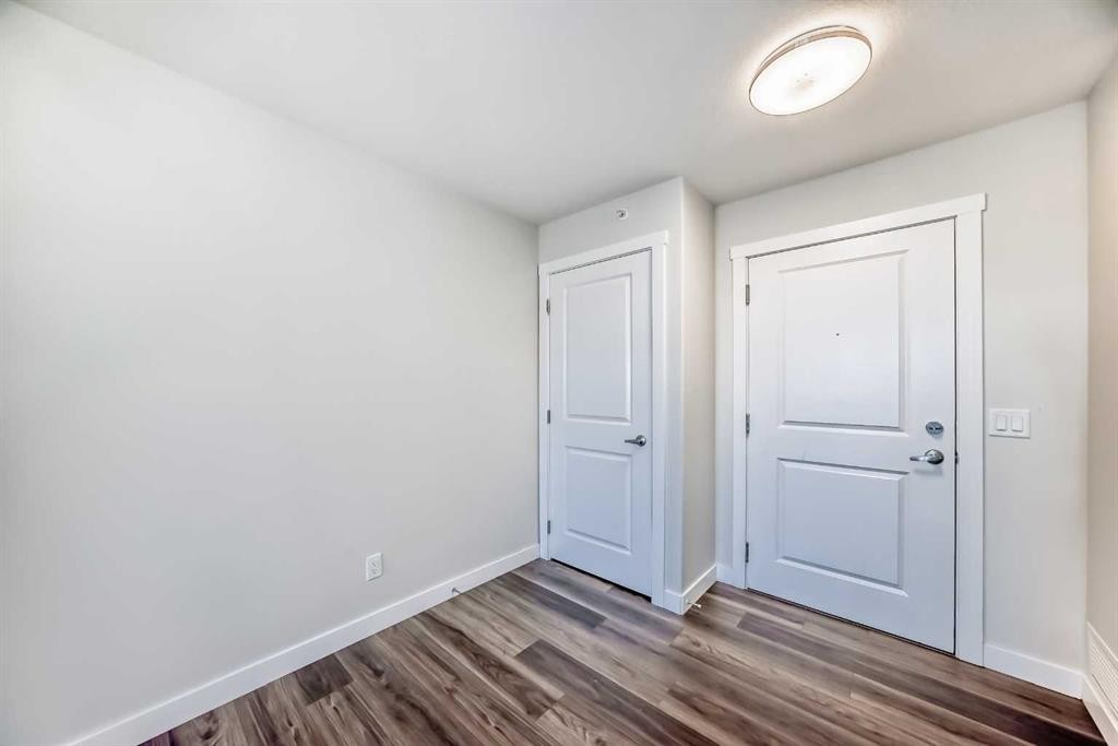 2425-6118 80 Avenue Ne, Calgary, AB - Indoor Photo Showing Other Room