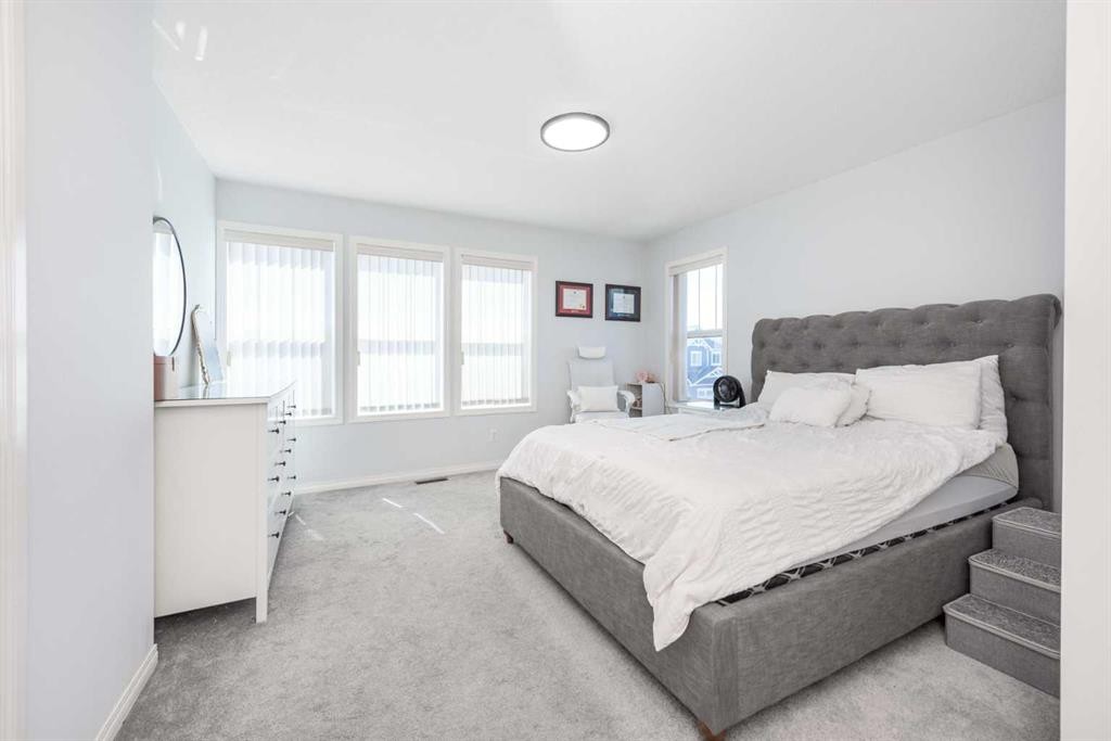 19 Skyview Ranch Crescent Ne, Calgary, AB - Indoor Photo Showing Bedroom