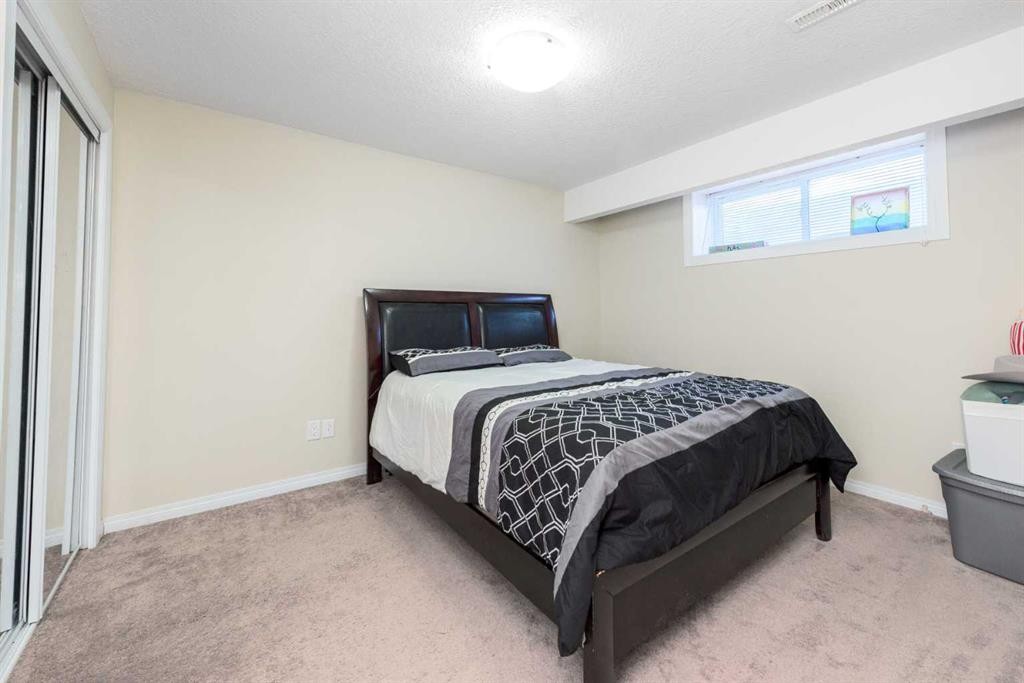 19 Skyview Ranch Crescent Ne, Calgary, AB - Indoor Photo Showing Bedroom