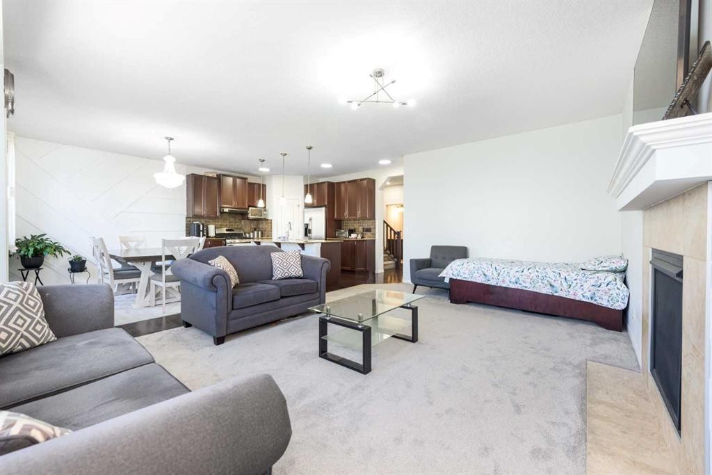 19 Skyview Ranch Crescent Ne, Calgary, AB - Indoor Photo Showing Living Room