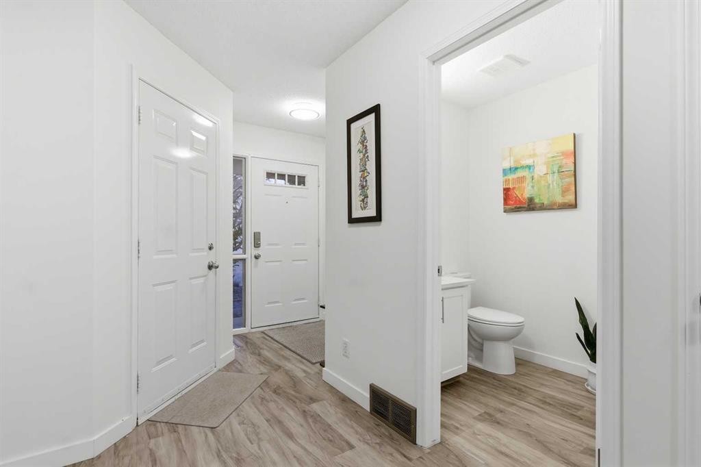 310 Hawkstone Manor Nw, Calgary, AB - Indoor