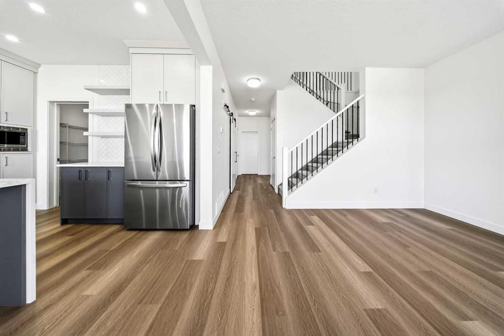 152 Copperhead Road Se, Calgary, AB - Indoor Photo Showing Kitchen