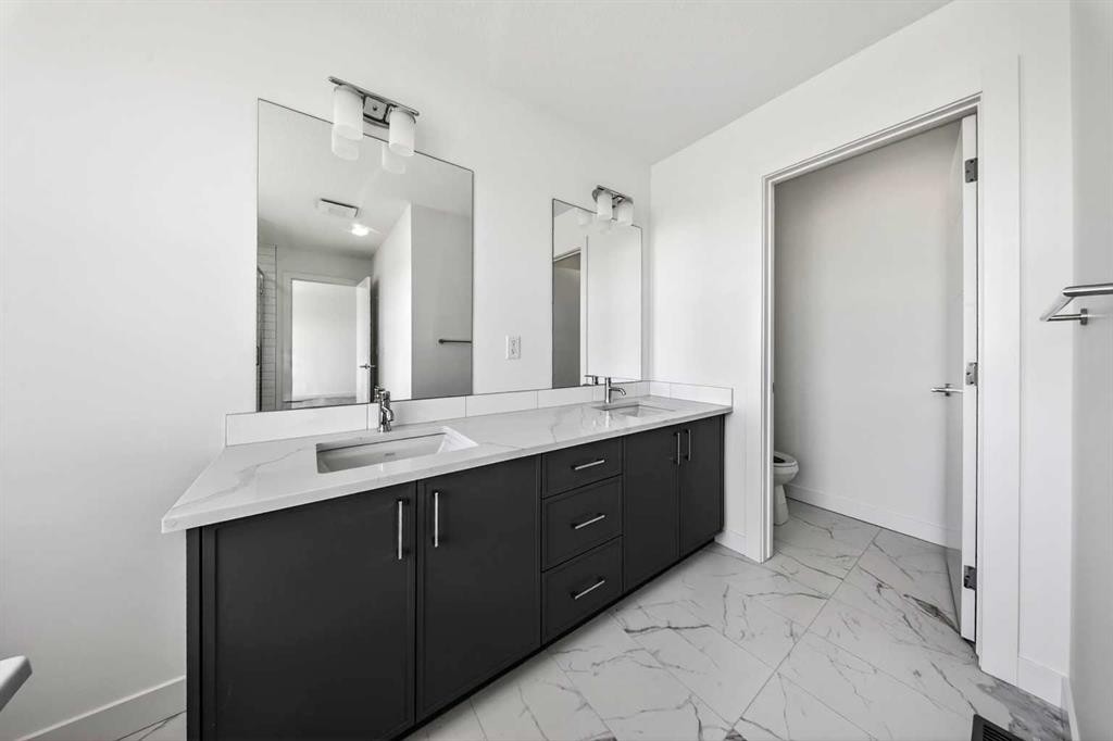 152 Copperhead Road Se, Calgary, AB - Indoor Photo Showing Bathroom