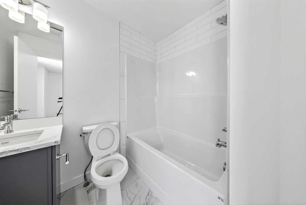 152 Copperhead Road Se, Calgary, AB - Indoor Photo Showing Bathroom