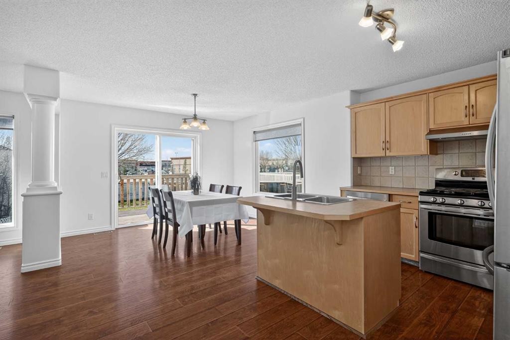 268 Westmount Crescent, Okotoks, AB - Indoor Photo Showing Other Room
