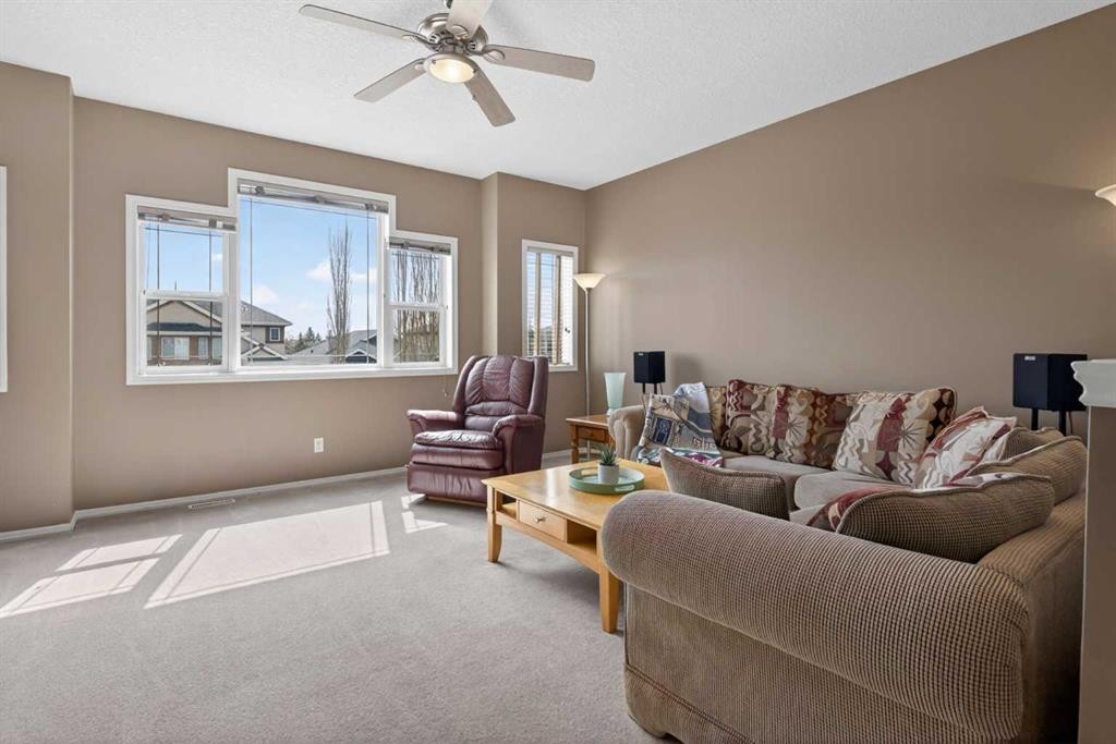 204 Citadel Meadow Close Nw, Calgary, AB - Indoor Photo Showing Living Room