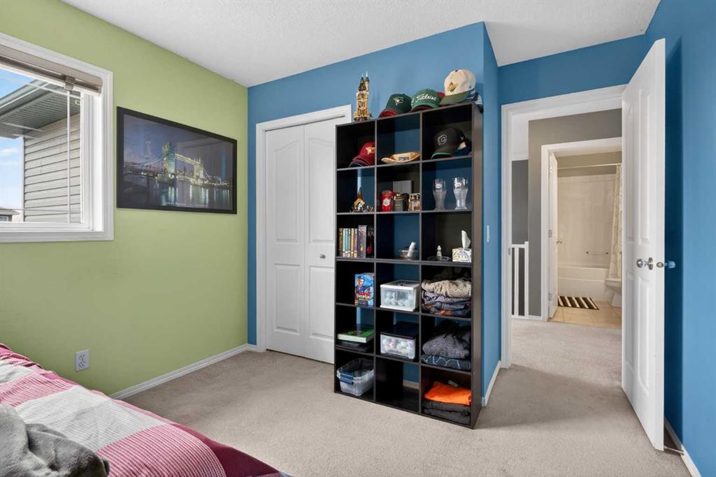 204 Citadel Meadow Close Nw, Calgary, AB - Indoor Photo Showing Bedroom