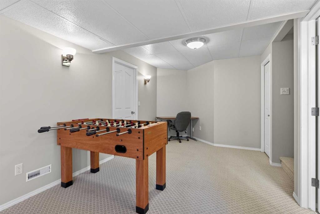 204 Citadel Meadow Close Nw, Calgary, AB - Indoor Photo Showing Other Room