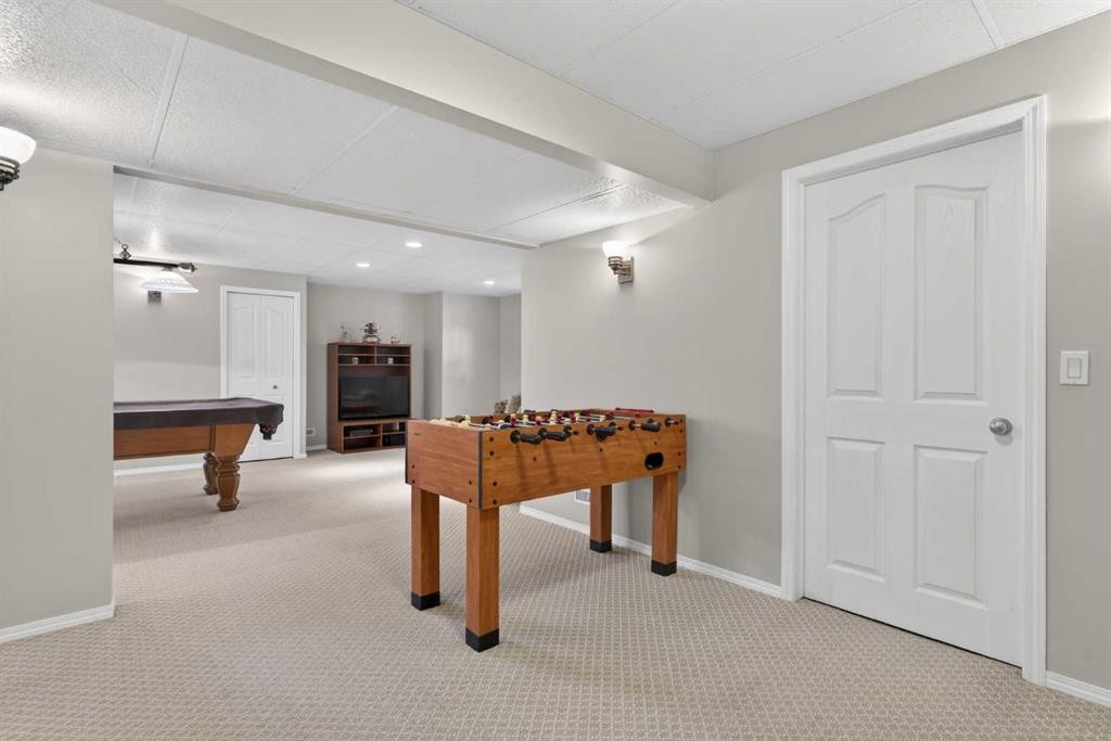 204 Citadel Meadow Close Nw, Calgary, AB - Indoor Photo Showing Other Room