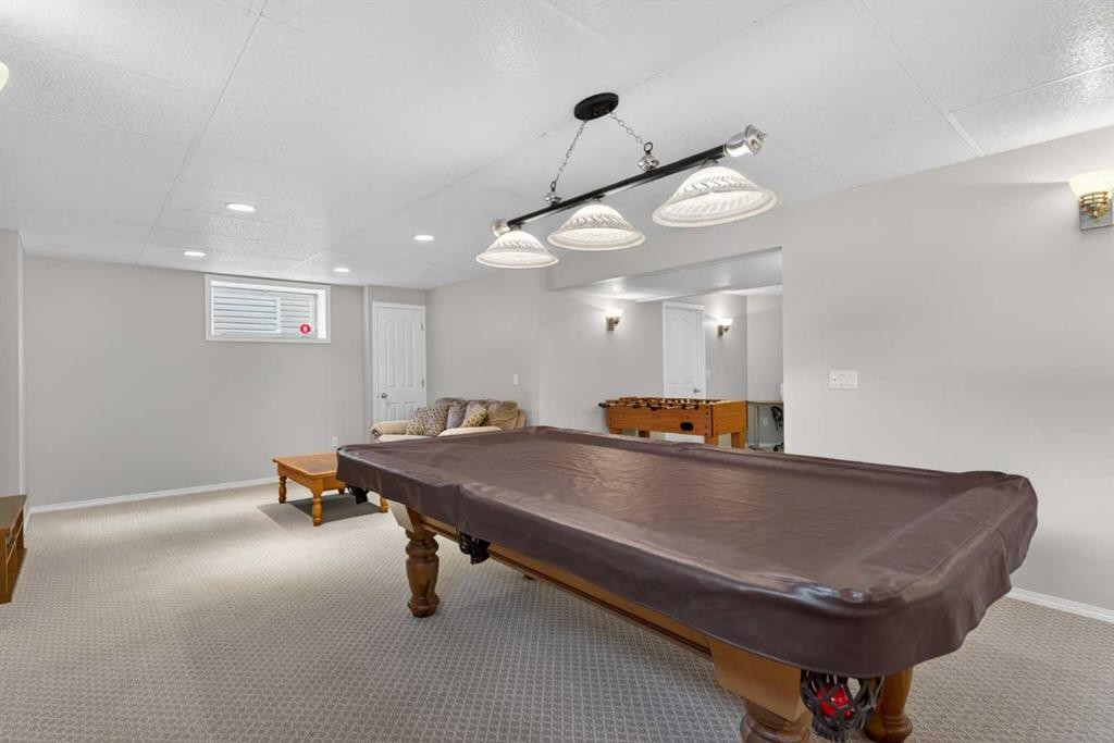 204 Citadel Meadow Close Nw, Calgary, AB - Indoor Photo Showing Other Room
