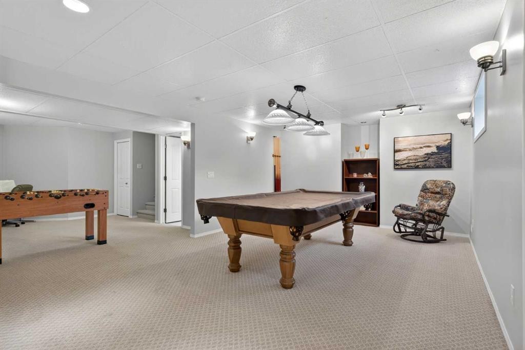 204 Citadel Meadow Close Nw, Calgary, AB - Indoor Photo Showing Other Room