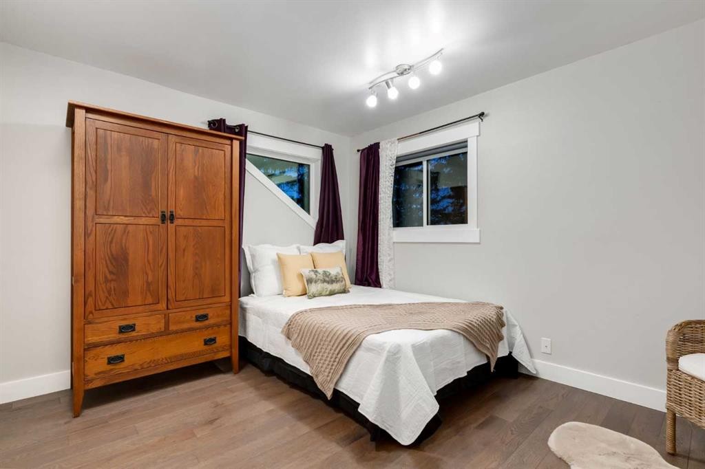 9915 Patton Road Sw, Calgary, AB - Indoor Photo Showing Bedroom