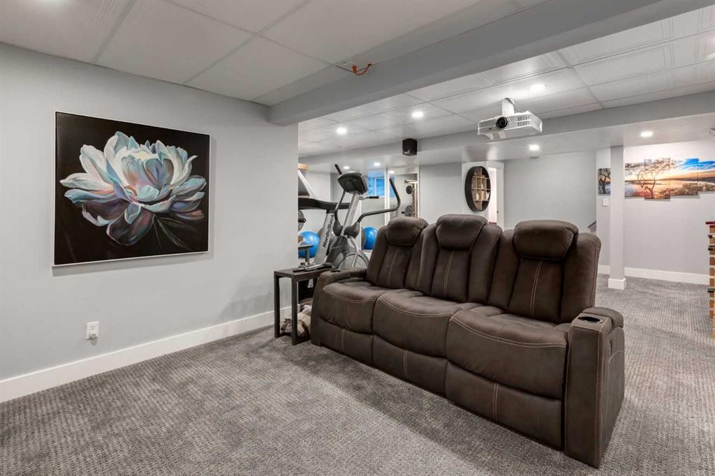 9915 Patton Road Sw, Calgary, AB - Indoor