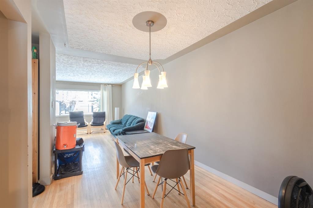 719 27 Avenue Nw, Calgary, AB - Indoor Photo Showing Dining Room