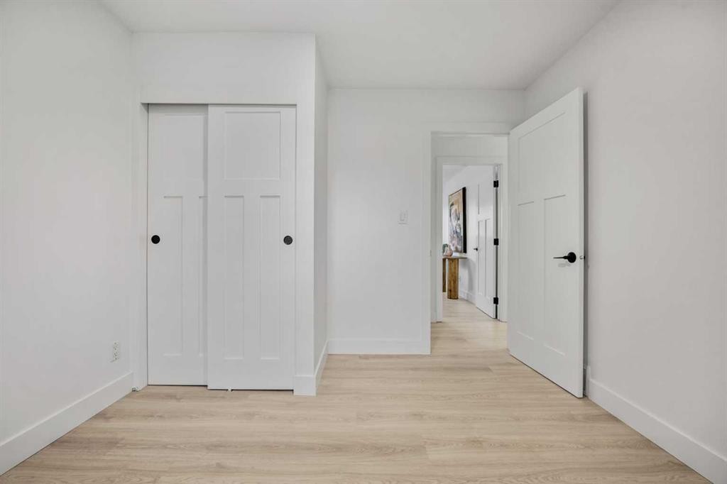 235 Lake Rosen Crescent Se, Calgary, AB - Indoor Photo Showing Other Room