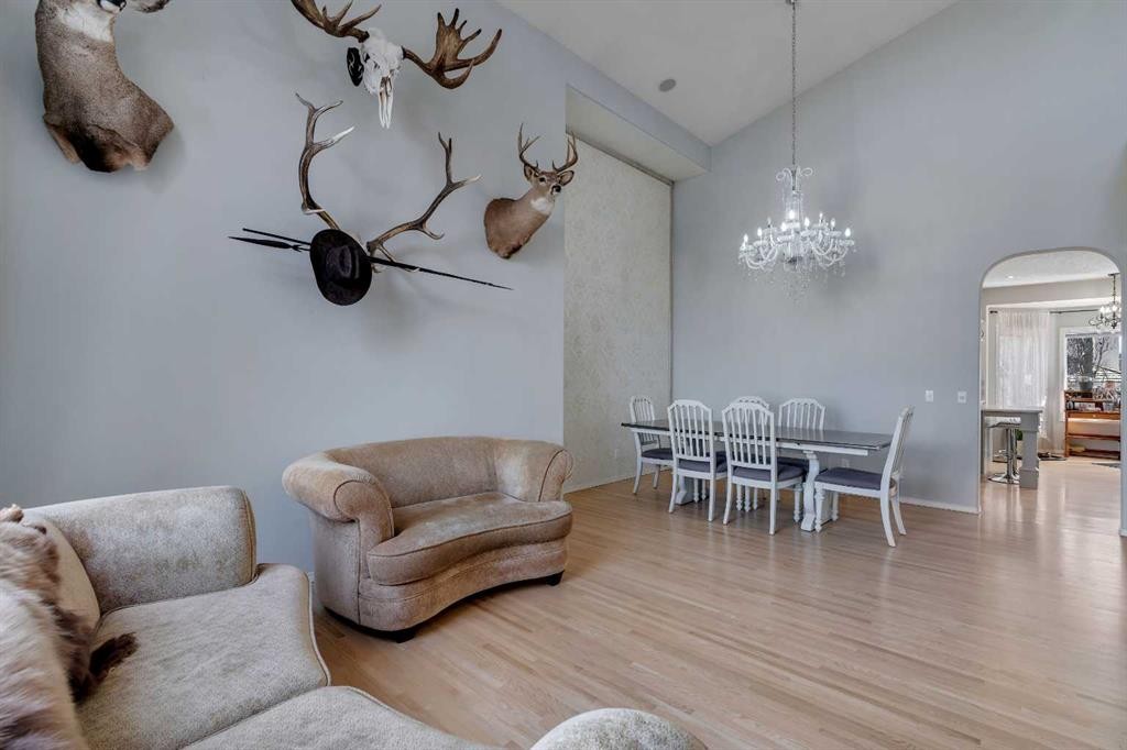 37 Mt Yamnuska Place Se, Calgary, AB - Indoor Photo Showing Living Room