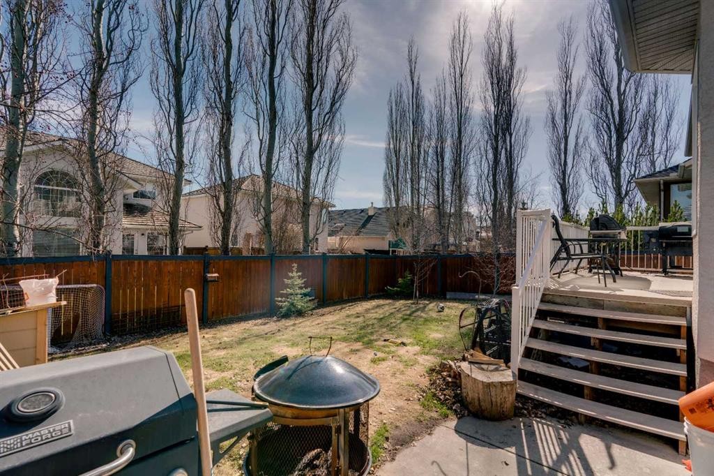 37 Mt Yamnuska Place Se, Calgary, AB - Outdoor