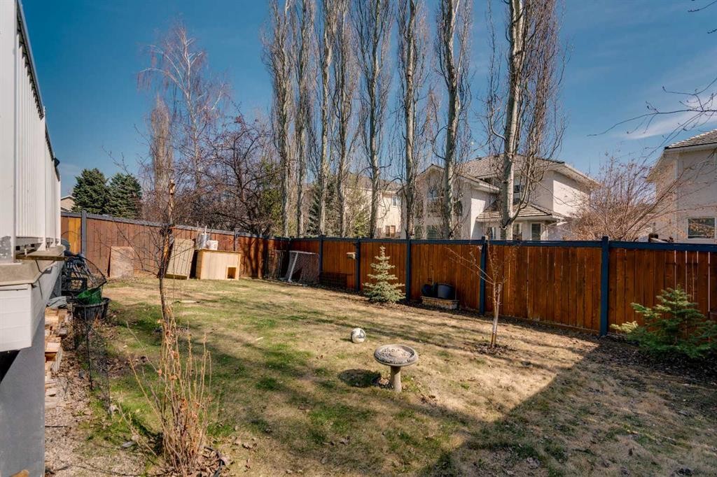 37 Mt Yamnuska Place Se, Calgary, AB - Outdoor