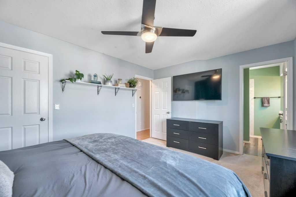 191 Strathaven Crescent, Strathmore, AB - Indoor Photo Showing Bedroom